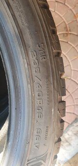 Zimní pneu 235/40/19 Good Year ultragrip performance - 2