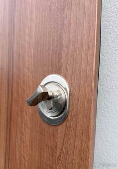Nové bezpečnostní dveře - 2