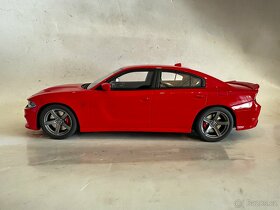 Dodge Charger SRT Hellcat 2020 1:18 red - 2