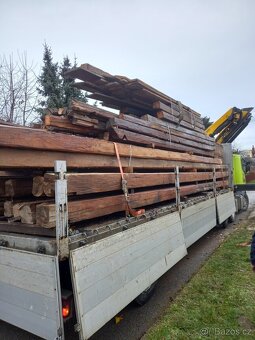 Staré trámy a demontáž zdarma - 2