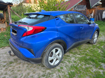 Prodám Toyotu C-HR, 1,2 benzín, 12/2017 - 2
