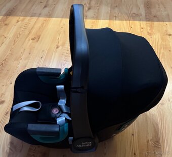 Britax Römer autosedačka + základna + podl.chladivá+zrcátko - 2