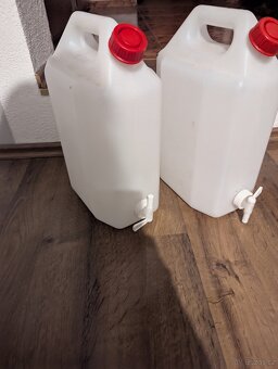 Kanystr na vodu s kohoutkem 10l - 2
