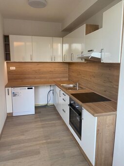 Pronájem bytu 2+1 67m2 Dlouhá Třída Havířov - 2