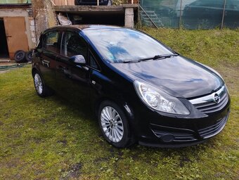 Opel Corsa D 1,2 benzín Top výbava - 2