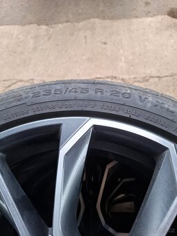 Alu kola 235/45 R20 - 2