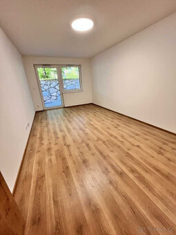 Pronájem bytu 1+kk, Frištenského, Neředín, 13000Kč/měs, 32 m - 2