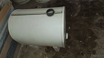 plastová nádoba 300 L - 2