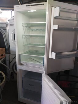 Prodám plně funkční lednici zn. BOSCH-179cm--DOVEZU-- - 2