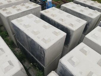 Betonové bloky, kostky - 2