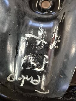 OPEL ZAFIRA 5X115 ET44 Ocelový disk GM 7Jx17 + poklice - 2