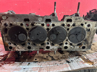 Hlava motoru 1,5DCI K9K 7701477400 Renault - 2