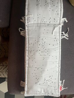 Mantinel do postýlky Done by deer - bilý, tečky - 2