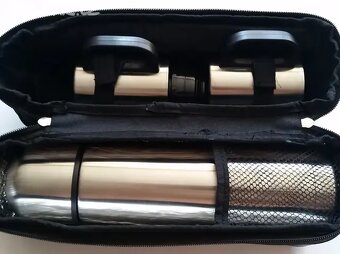 Nerezová termoska a 2 hrnky v cestovní tašce s popruhem - 2