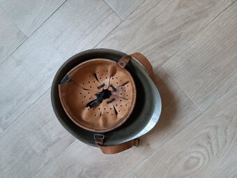 Vojenská helma - originální kus - 2