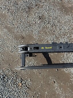 Volkswagen Passat B8 Přední výztuha - 2