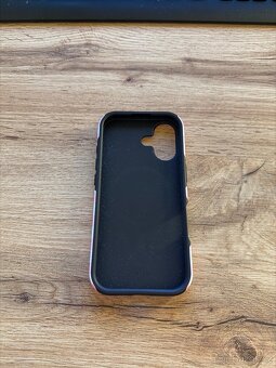 Kryt IPhone 17 Burga - 2