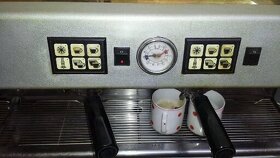 Profesionální dvoupákový kávovar - 2