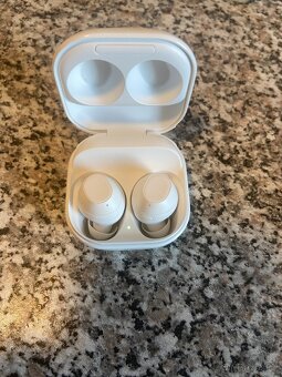 Samsung Galaxy BUDS 2 sluchátka NOVE - 2