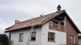 Pracovník na střechách - 2