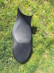 Originalni sedlo na BMWF900XR / F900R - 2