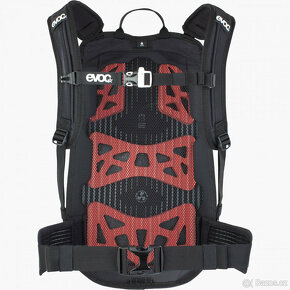 Nový batoh EVOC Stage 12L Black - 2