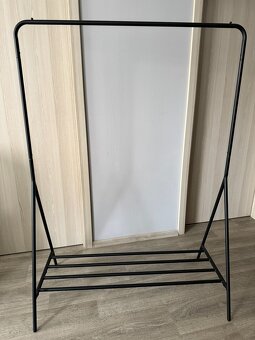 Věšák LYNGDAL stojanový černý - 2
