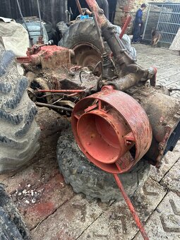 Prodám kompletní zadek zetor super 35 - 2