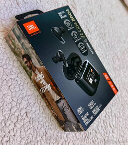 JBL Tour Pro 2 černá - 2