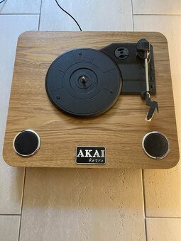 Gramofon AKAI retro - 2