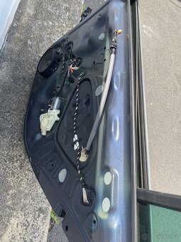 Prodám pravé zadní dveře na Passat B8 - 2