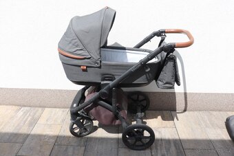 Prodám kombinovaný kočárek Roan Bloom včetně vajíčka - 2