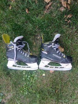 Dětské hokejové brusle Bauer Supreme s 35 - 2