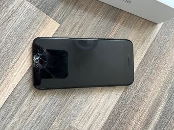 iPhone SE 2020 - 2
