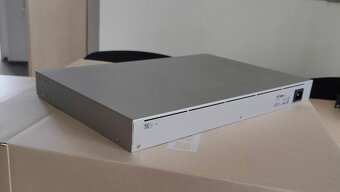 Unifi Switch 48 PoE 1Gb - 2