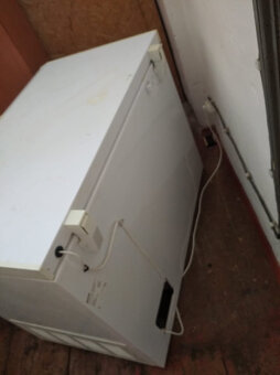 Truhlicoý mrazák Gorenje FHE242W  + 2 police zdarma - 2