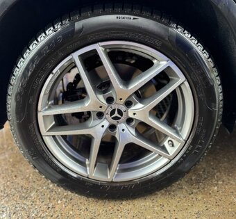 Zimní pneu s disky Mercedes 235/55 r19 - 2