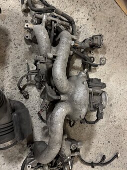 Kompletní sestava sání motoru Subaru Impreza 1.5R 2007-2014 - 2