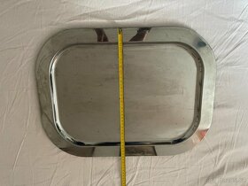 Talířky, tácy, příbory, stolky - 2