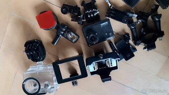 AKČNÍ KAMERU + MNOHA PŘÍSLUŠENSTVÍ - 2