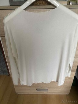 Nový luxusní italský pružný svetřík vel. 50 a více REZERVACE - 2