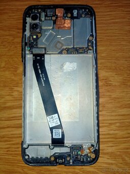 Horni cast Redmi 7 na ND - 2