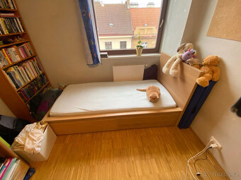 jednolůžková postel MALM ikea - 2