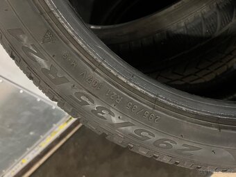 295/35/21 zimní - 2