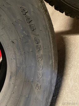 Pneu 445/65R22,5 - 2