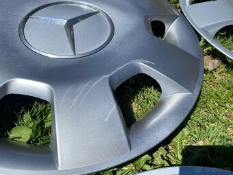 Poklice kryty kol Mercedes 16” - Zamluveno - 2