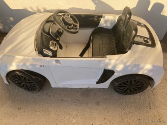 Dětské elektrické autíčko Audi R8 Spyder – nefunkční - 2