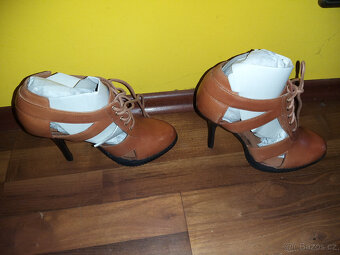 Dámské boty DR. MARTENS Monalisa - nové nenošené - 2