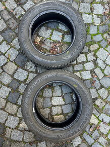 Zimní pneu Goodyear, 195 x 65 x 15R, vzorek 5mm, cena za obě - 2
