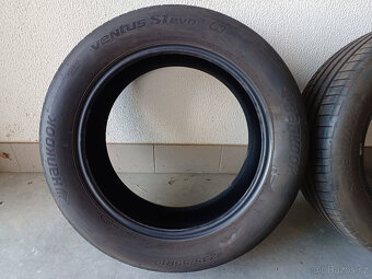 Samozacelující letní pneu značky Hankook Ventus S1evo 235/55 - 2